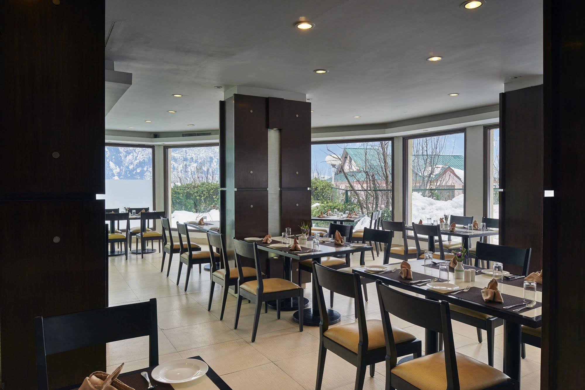 Готель Club Mahindra Snow Peaks Manali Екстер'єр фото